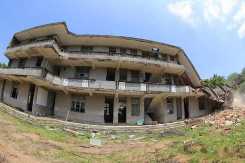 南京室内外拆除公司：建筑拆除常见方法以及防护措施